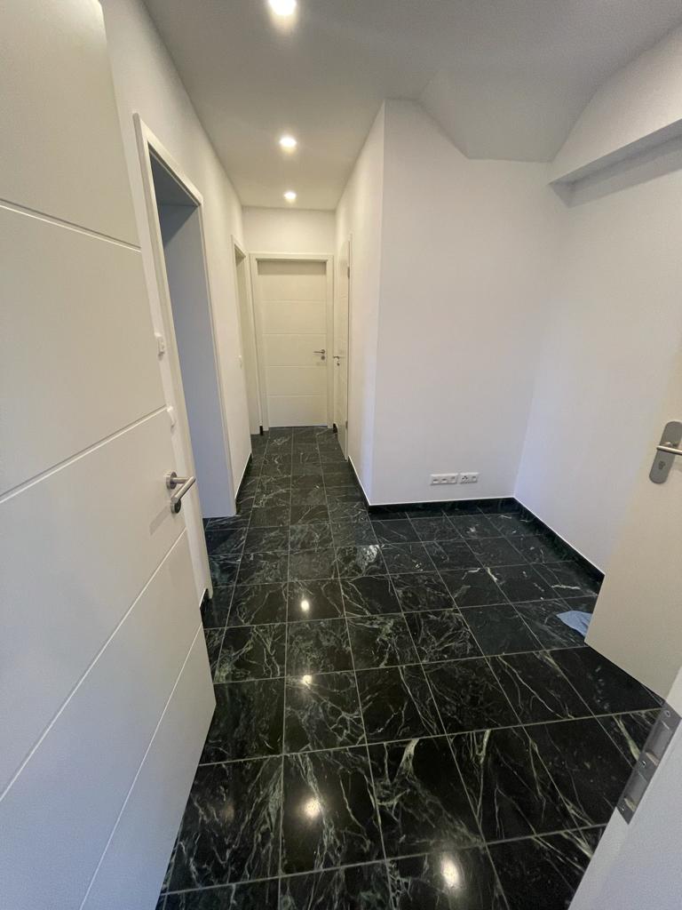 Flurbereich Dachgeschosswohnung Sch�neck