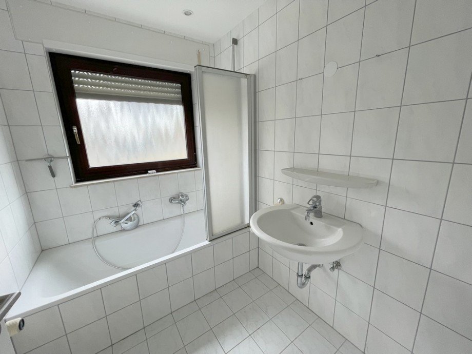 Badansicht 1 Etagenwohnung Karben