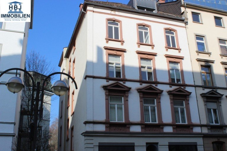 vordere Hausansicht Frankfurt/Main Etagenwohnung FFM-Westend! 3,5 ZKB im Stilaltbau mit EBK in der Feldbergstra�e citynahe Lage!